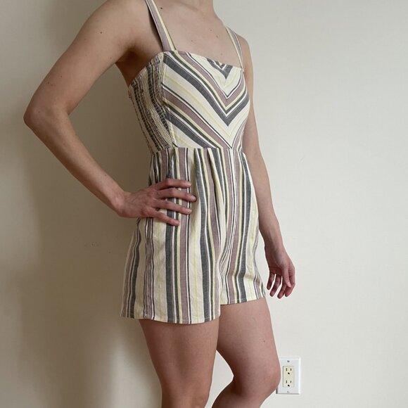 One piece - Picture 1 of 2